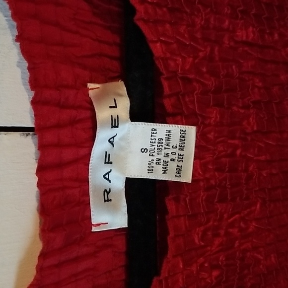 Red Rafael  Sleeveless blouse/top sz. S - Picture 2 of 4